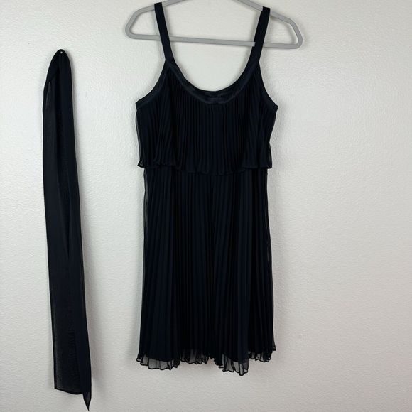 White House Black Market Dresses & Skirts - White House Black Market Pleated Chiffon Knee Length Dress Satin Trim Black 10